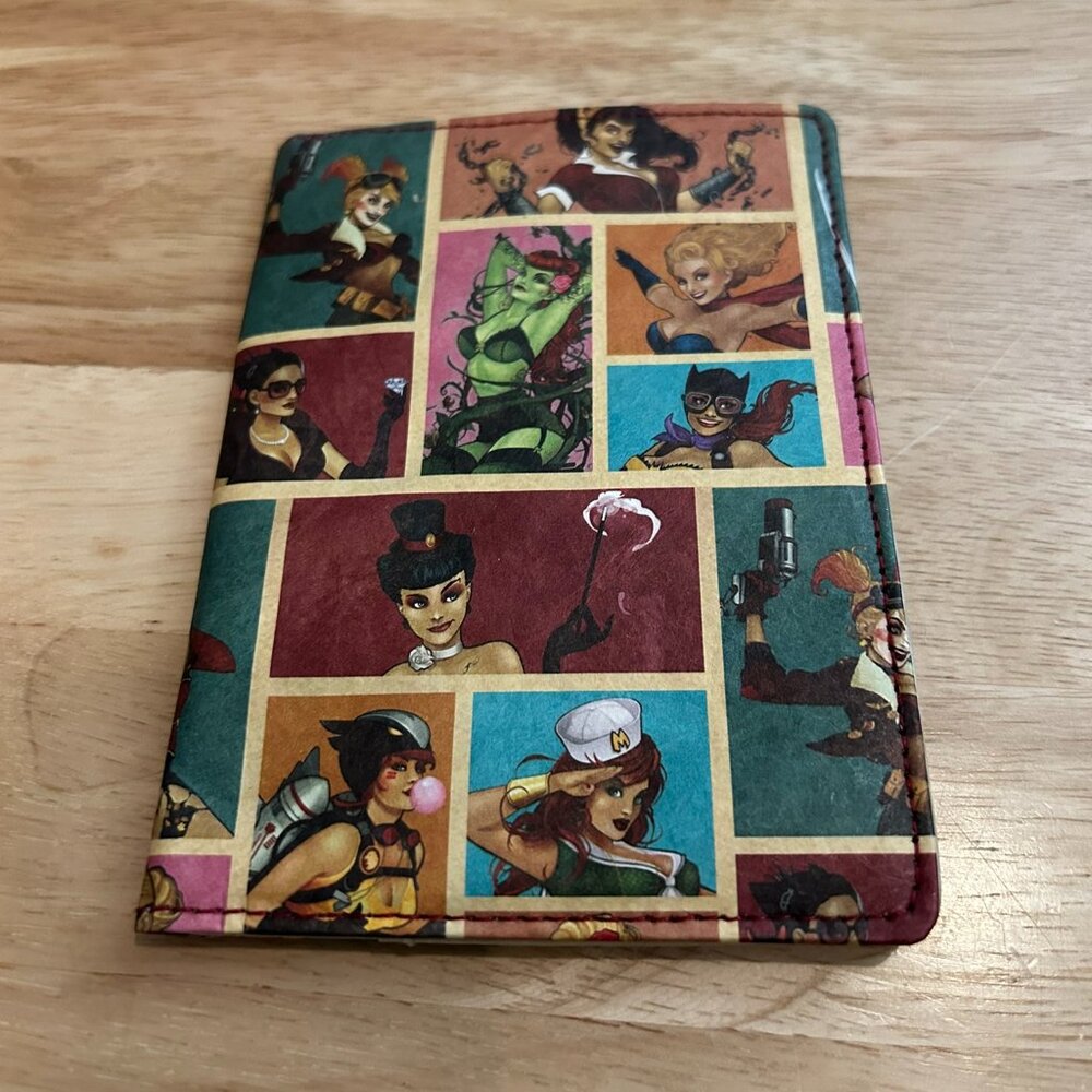 DC Bombshells Tyvek Mighty Passport Cover Dynomighty